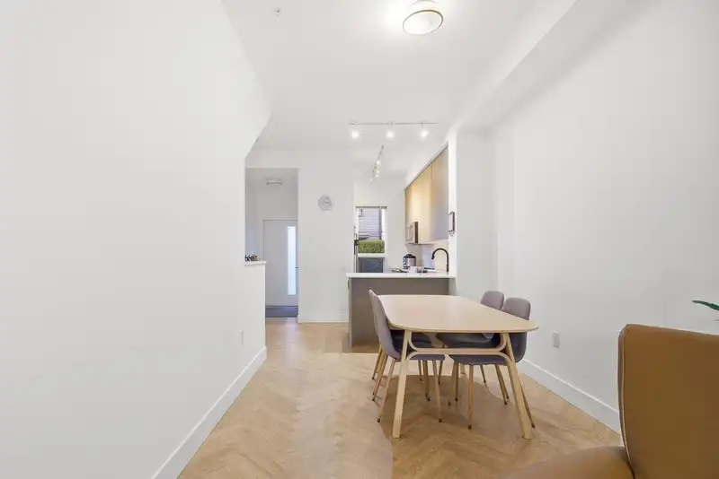 16 9735 UNIVERSITY CRESCENT - photo 4 of 37