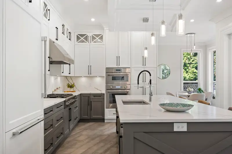918 163 STREET - photo 4 of 40