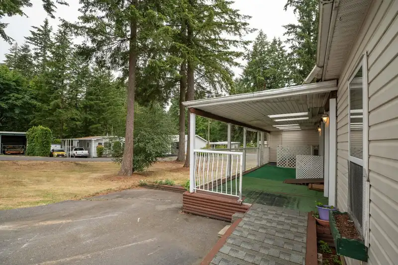 44 20071 24 AVENUE - photo 2 of 37