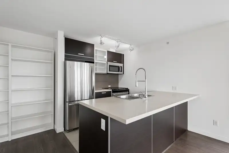 1107 13688 100 AVENUE - photo 3 of 25