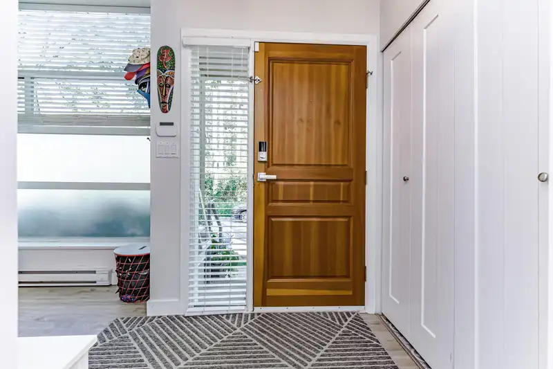 2162 E KENT AVENUE SOUTH - photo 3 of 40