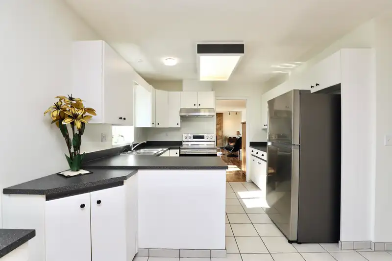 93 WARRICK STREET - photo 2 of 40