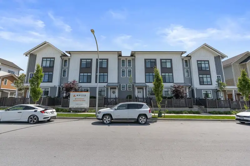 4 20164 81A AVENUE - photo 1 of 32