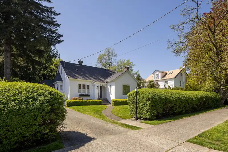 438 FOURTH STREET - photo 1 of 36