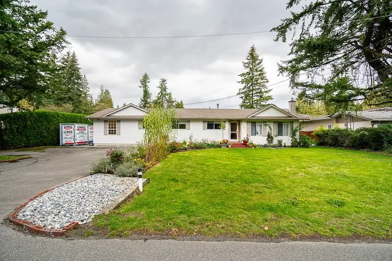 19901 38 AVENUE - photo 3 of 34
