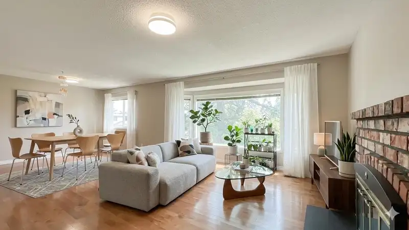 9392 139 STREET - photo 1 of 33