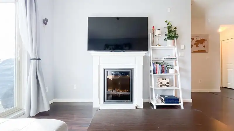 308 22290 NORTH AVENUE - photo 4 of 20