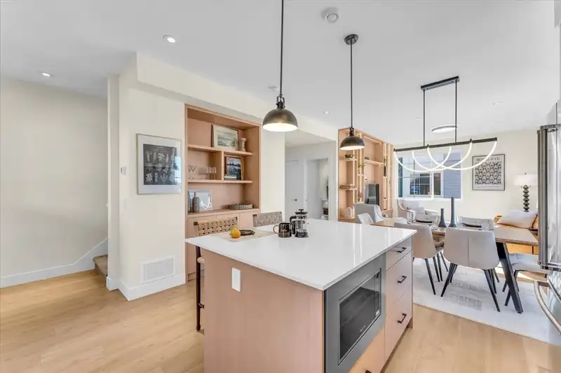 4 10392 240A STREET - photo 3 of 20