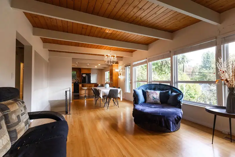 3063 ROYAL AVENUE - photo 1 of 20