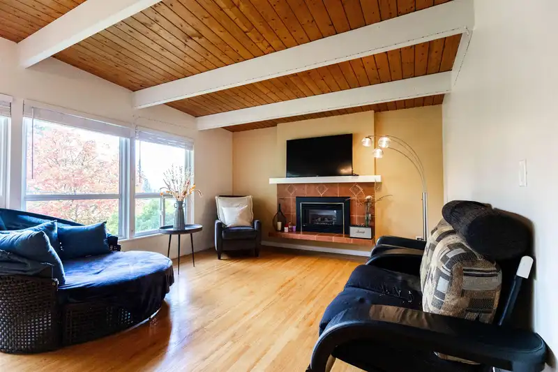 3063 ROYAL AVENUE - photo 2 of 20