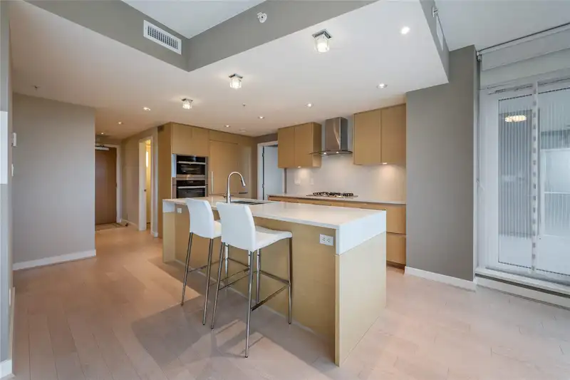 507 505 W 30TH AVENUE - photo 2 of 21