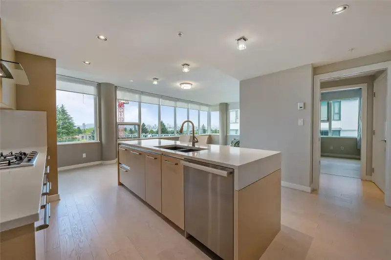507 505 W 30TH AVENUE - photo 4 of 21
