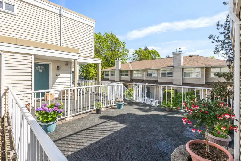 158 10077 156 STREET - photo 4 of 40