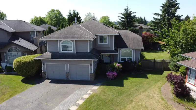 14218 86B AVENUE - photo 1 of 40
