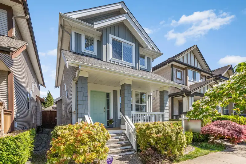 6880 190 STREET - photo 2 of 38