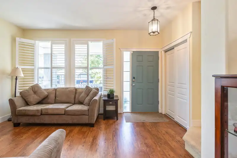 6880 190 STREET - photo 4 of 38