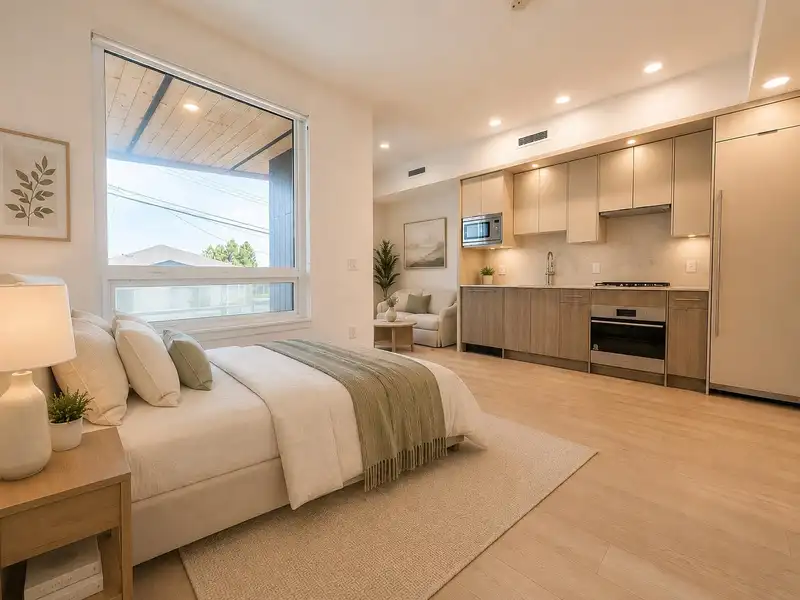 104 7638 CAMBIE STREET - photo 3 of 13