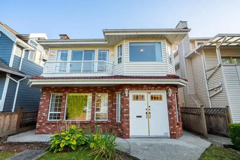 2692 E 46TH AVENUE - photo 1 of 40