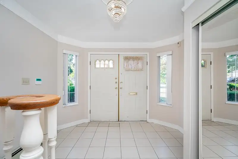 2692 E 46TH AVENUE - photo 4 of 40