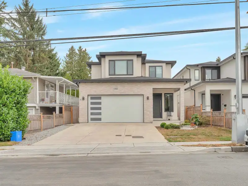 11553 75A AVENUE - photo 1 of 40