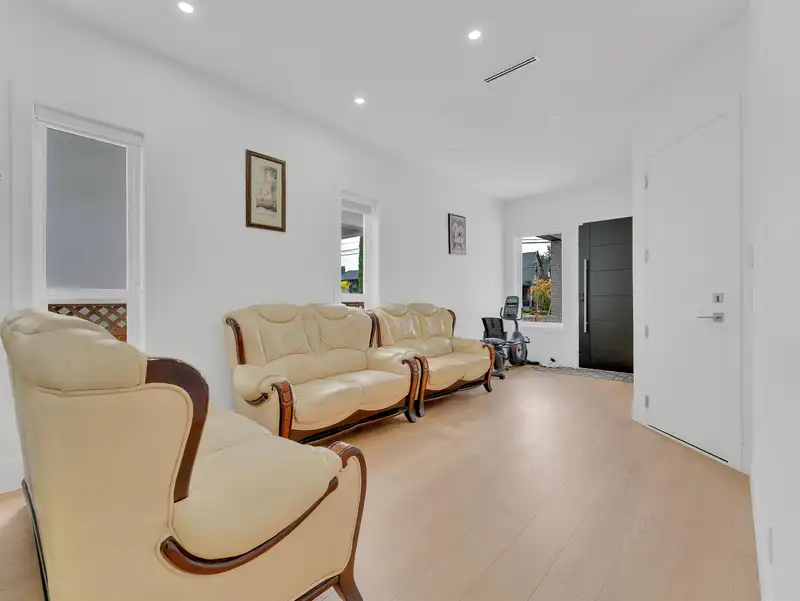 11553 75A AVENUE - photo 4 of 40