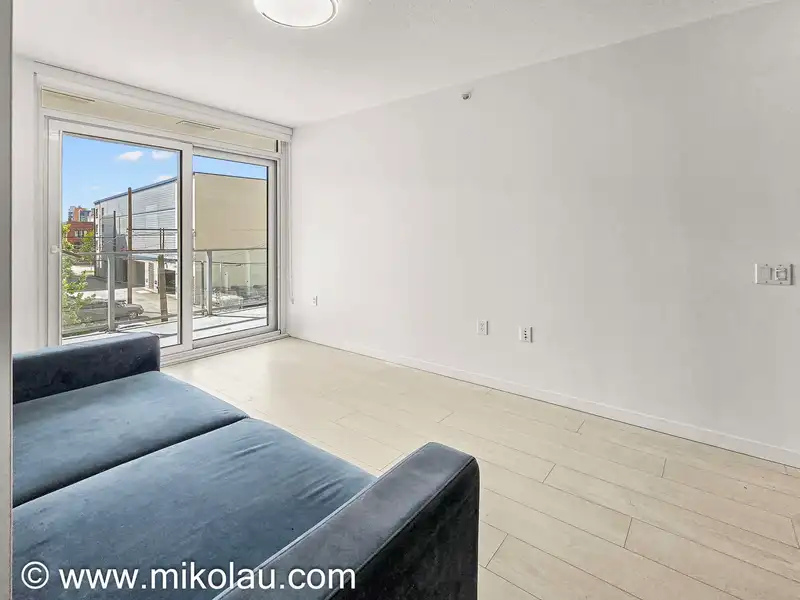318 180 E 2ND AVENUE - photo 4 of 26