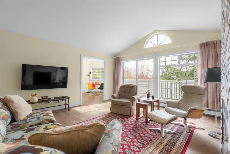 303 7671 ABERCROMBIE DRIVE - photo 3 of 28