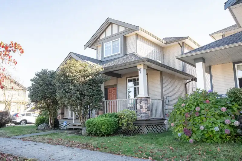 19096 68A AVENUE - photo 1 of 32