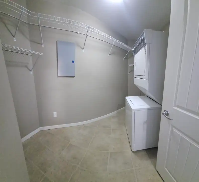 210 32725 GEORGE FERGUSON WAY - photo 3 of 19