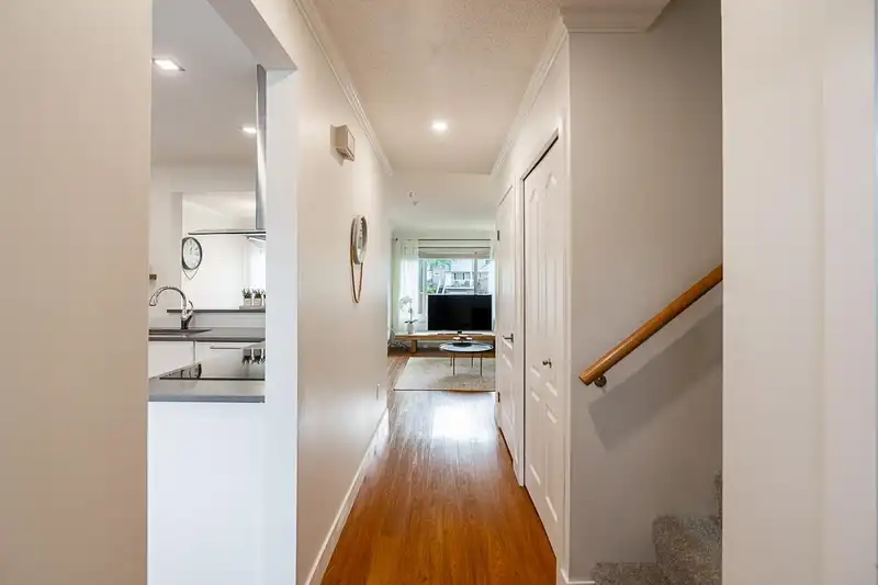 475 LEHMAN PLACE - photo 4 of 35