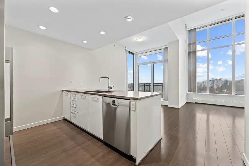 1207 3281 E KENT AVENUE NORTH AVENUE - photo 3 of 40