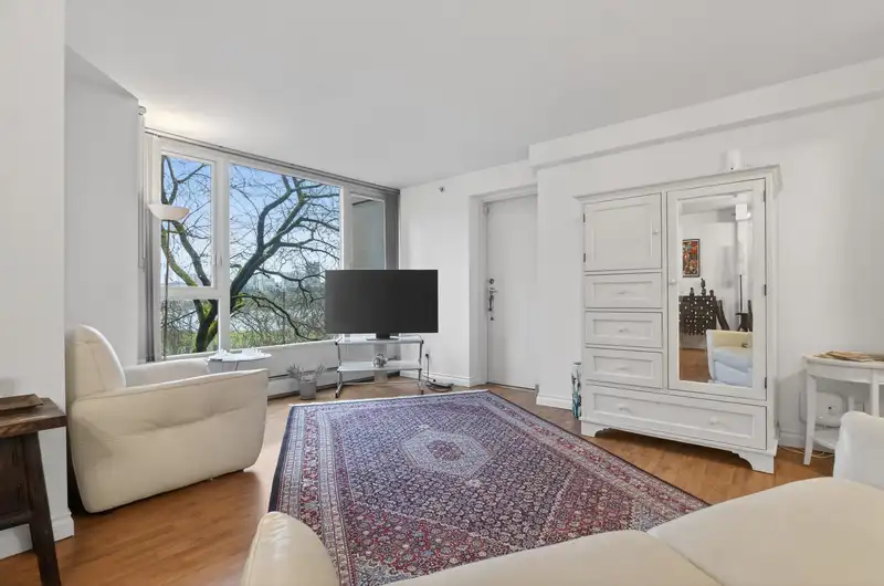 303 1388 HOMER STREET - photo 4 of 40