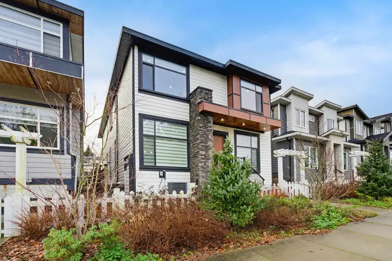 7115 206 STREET - photo 2 of 40