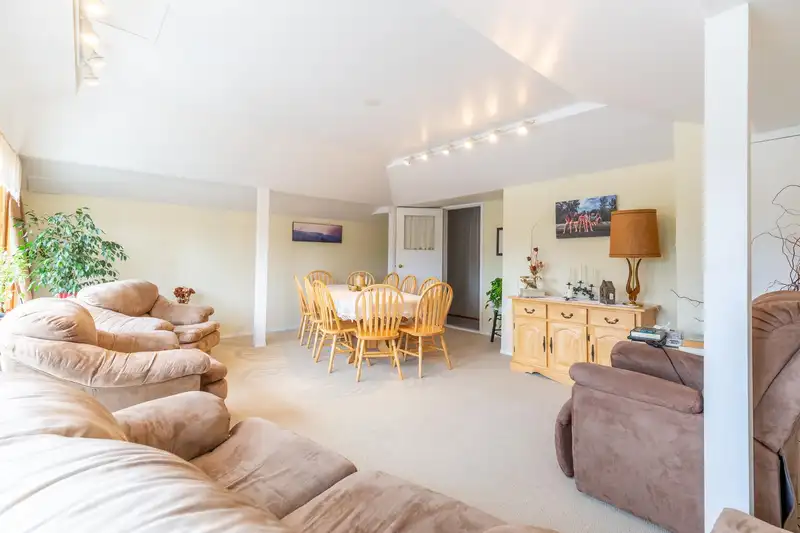 32388 PEARDONVILLE ROAD - photo 4 of 28