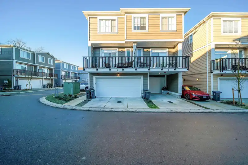 9 20680 76B AVENUE - photo 1 of 39
