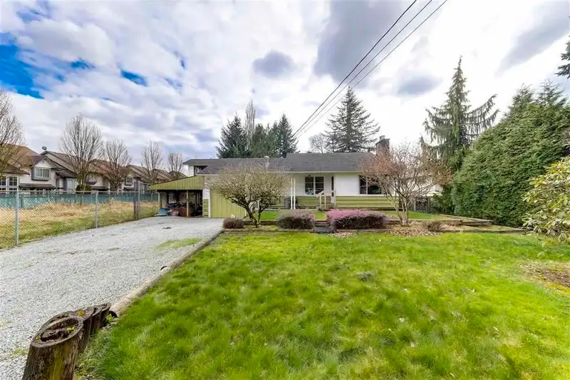20994 LOUGHEED HIGHWAY - photo 1 of 14