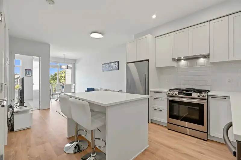 432 5415 BRYDON CRESCENT - photo 4 of 25