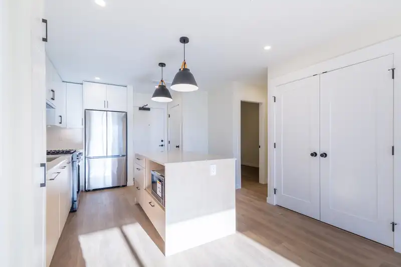 207 27218 ALDERGROVE TOWN CENTER DRIVE - photo 4 of 40