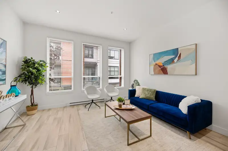 43 20849 78B AVENUE - photo 3 of 31