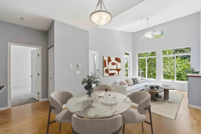 421 15385 101A AVENUE - photo 2 of 40