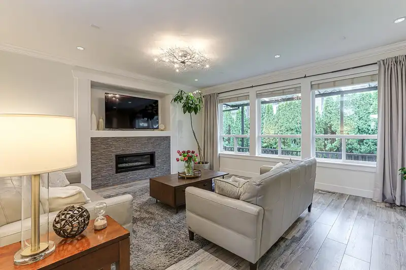 20972 80B AVENUE - photo 4 of 39