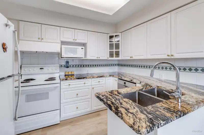 6555 ST. CHARLES PLACE - photo 2 of 11
