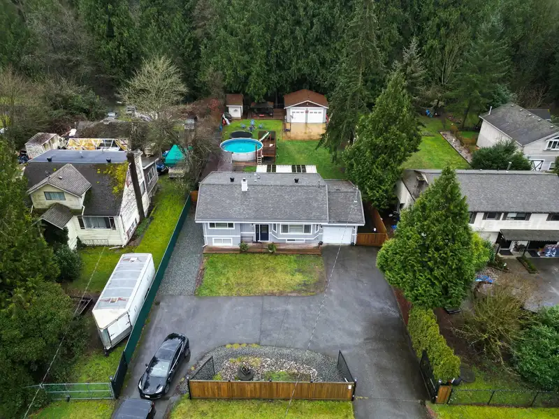 24686 56 AVENUE - photo 2 of 40