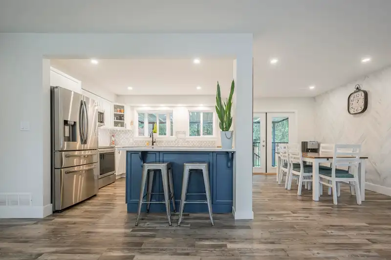 24686 56 AVENUE - photo 4 of 40