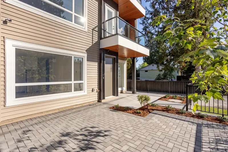 101 3532 HASTINGS STREET - photo 3 of 39