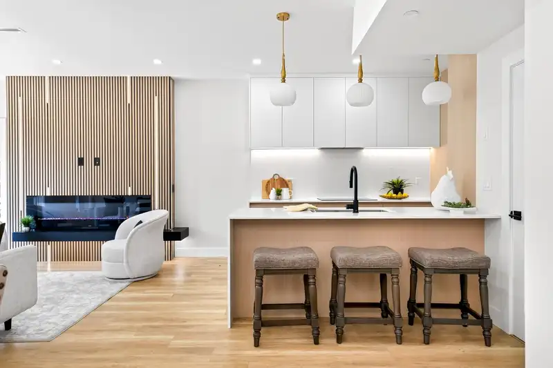 101 3532 HASTINGS STREET - photo 4 of 39