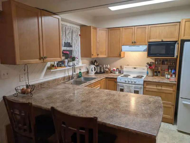 76 20350 53 AVENUE - photo 1 of 30