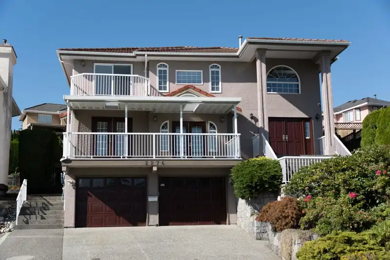 2276 SICAMOUS AVENUE - photo 1 of 40