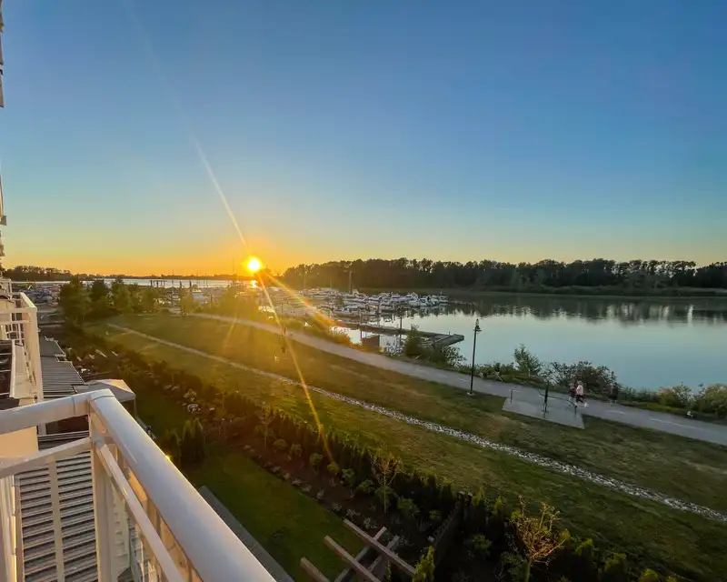 100 5311 ADMIRAL WAY - photo 4 of 38