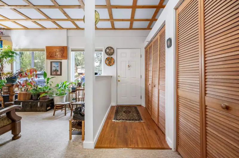 8952 WRIGHT STREET - photo 4 of 32